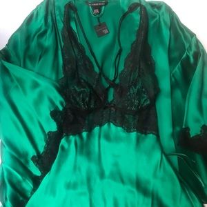 Victorias Secret Holiday Emerald Green Silk Robe and Satin & Lace Slip - S - NWT